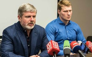 Андрей Рябинский - о состоянии здоровья Поветкина: "Я не могу сказать, что там уж прям совсем"