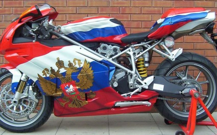 Рою Джонсу подарили мотоцикл 