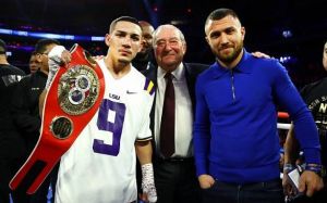 Теофимо Лопес-старший: "В Top Rank хотели, чтобы Ломаченко победил. Даже Арум не поздравил моего сына"
