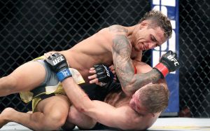 Чарльз Оливейра планирует подраться на августовском турнире UFC в Уругвае
