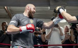 Тайсон Фьюри: "Деонтей Уайлдер — это односторонне одаренный боксер"