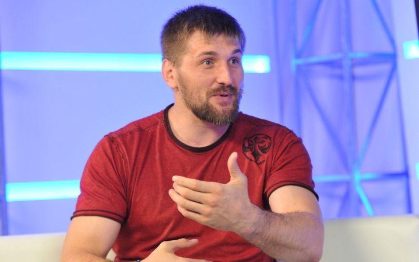 Виталий Минаков: Макгрегор будет избегать встречи с Хабибом, у него нет шансов