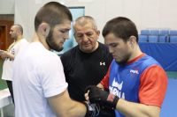 Хабиб Нурмагомедов сообщил, что его брат Умар может подписать контракт с UFC