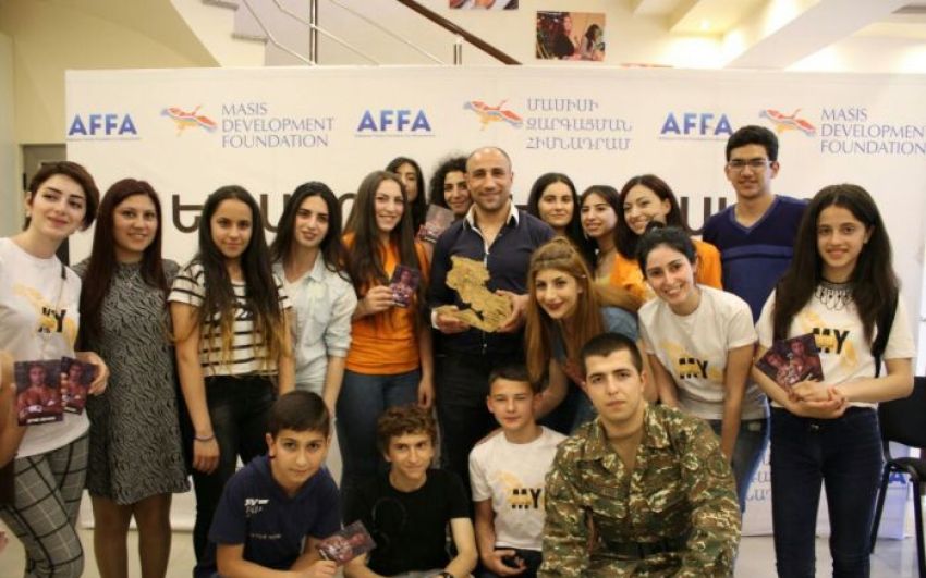 Артур Абрахам посетил стройку первого семейного спорткомплекса в Масисе