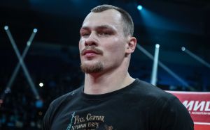 Стала известна дата боя Арсена Гуламиряна и Алексея Егорова