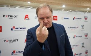 "Они обкрадывают своих спортсменов". Хрюнов высказался о решении сборной США не ехать на чемпионат мира