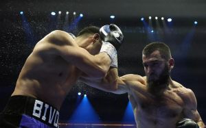 Тренер Бетербиева прокомментировал слухи о реванше с Биволом 22 февраля