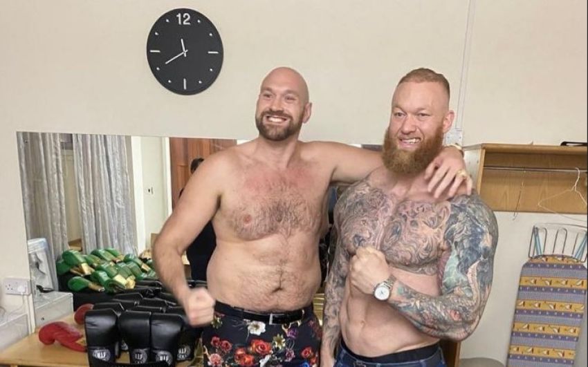 Тайсон Фьюри: "В 2017 Джошуа сказал мне: «Посмотрим, кто проиграет первым, жирдяй»