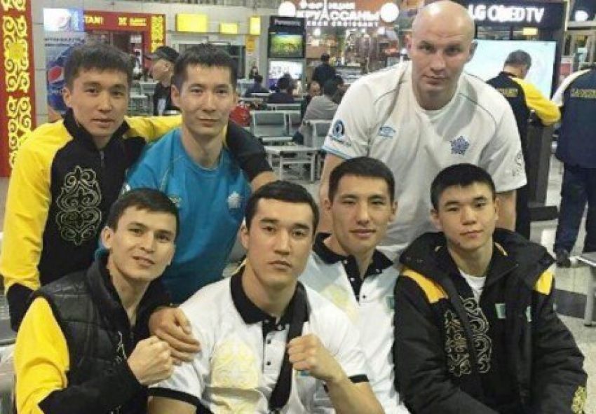 Сборная Казахстана по боксу впервые взяла полный комплект Олимпийских лицензий