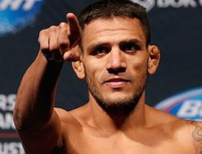 UFC: Дос Аньос уничтожил Серроне в реванше