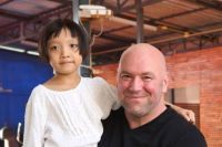 Дана Уайт о встрече с тайской девочкой, которой помог спасти жизнь в 2010 году