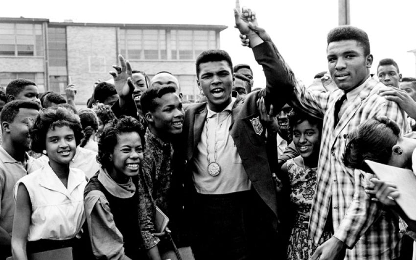 В этот день Кассиус Клей выиграл золотую медаль на Олимпийских играх 1960 года