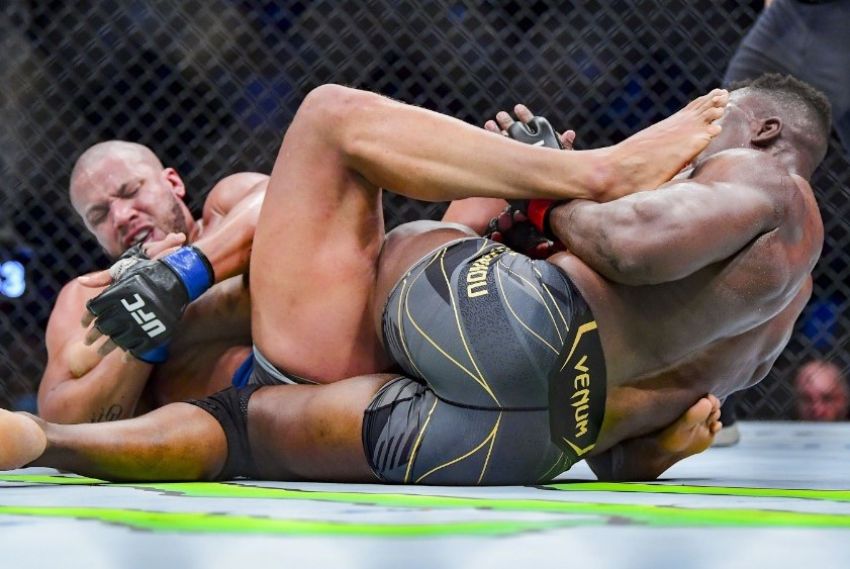 Ciryl Gane does not regret that he decided to go for a leg lock in the final round against Francis Ngannou. 
