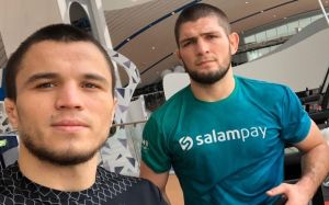 Умар Нурмагомедов - о спаррингах с Хабибом: "На протяжении пяти лет он бьет меня, не щадя