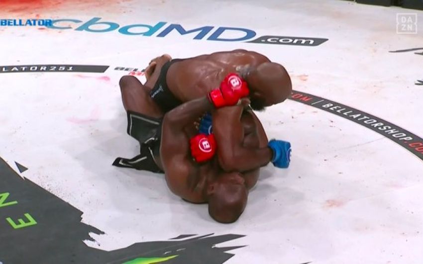 Кори Андерсон успешно дебютировал в Bellator, досрочно победив Мелвина Манхуфа