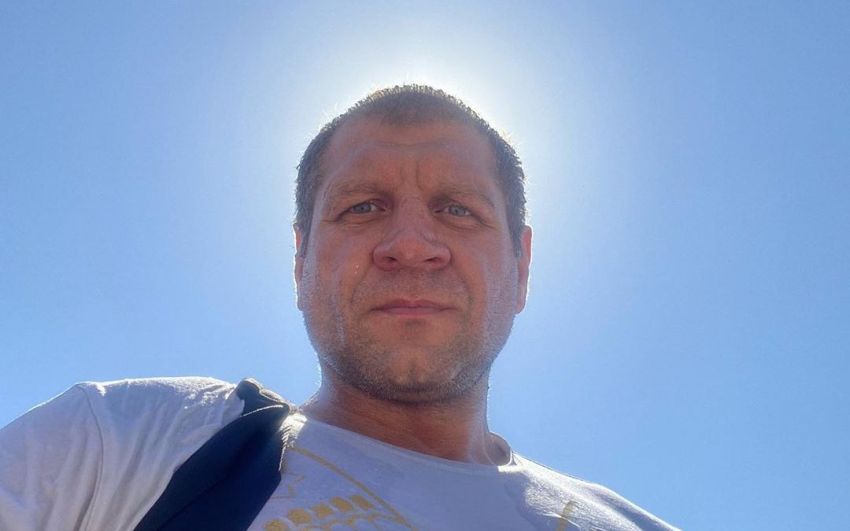Камил Гаджиев: "С Емельяненко, который пьет, вообще невозможно работать"