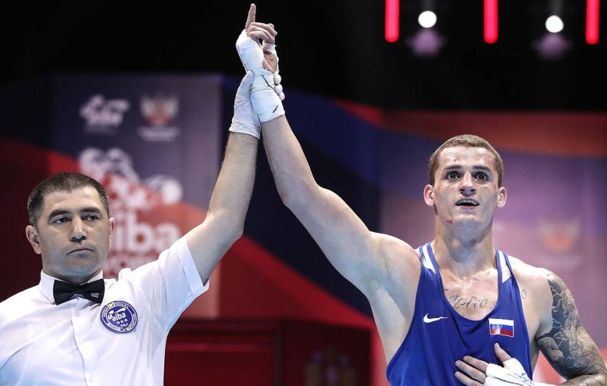 Четверо российских боксеров сумели пробиться в полуфиналы чемпионата мира, гарантировав себе медали
