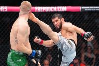 Ислам Махачев победил Йена Мачадо Гэрри в главном событии UFC 330