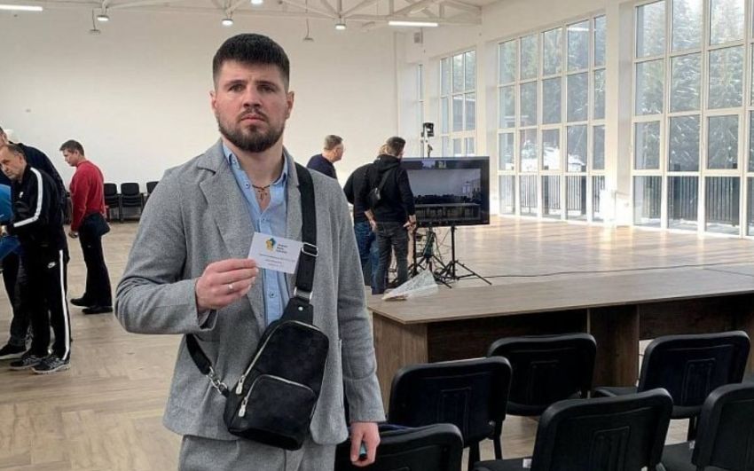 Хитров дал прогноз на бой Деревяченко с Мунгией: "Не исключаю досрочную победу Деревянченко в поздних раундах"