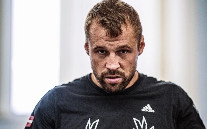 Майрис Бриедис поздравил Джейка Пола с Днем Рождения, спев ему песню
