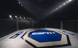 Где смотреть UFC в прямом эфире? Трансляции по ТВ и в интернете