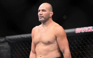 Гловер Тейшейра сразится с Ионом Куцелабой 19 января на турнире UFC on ESPN+ 1
